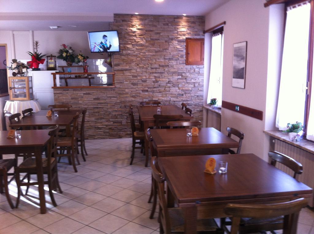 Ristorante Albergo 'L Bunet Cortemilia Extérieur photo